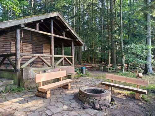 Neue Bänke Sangenwaldhütte-05